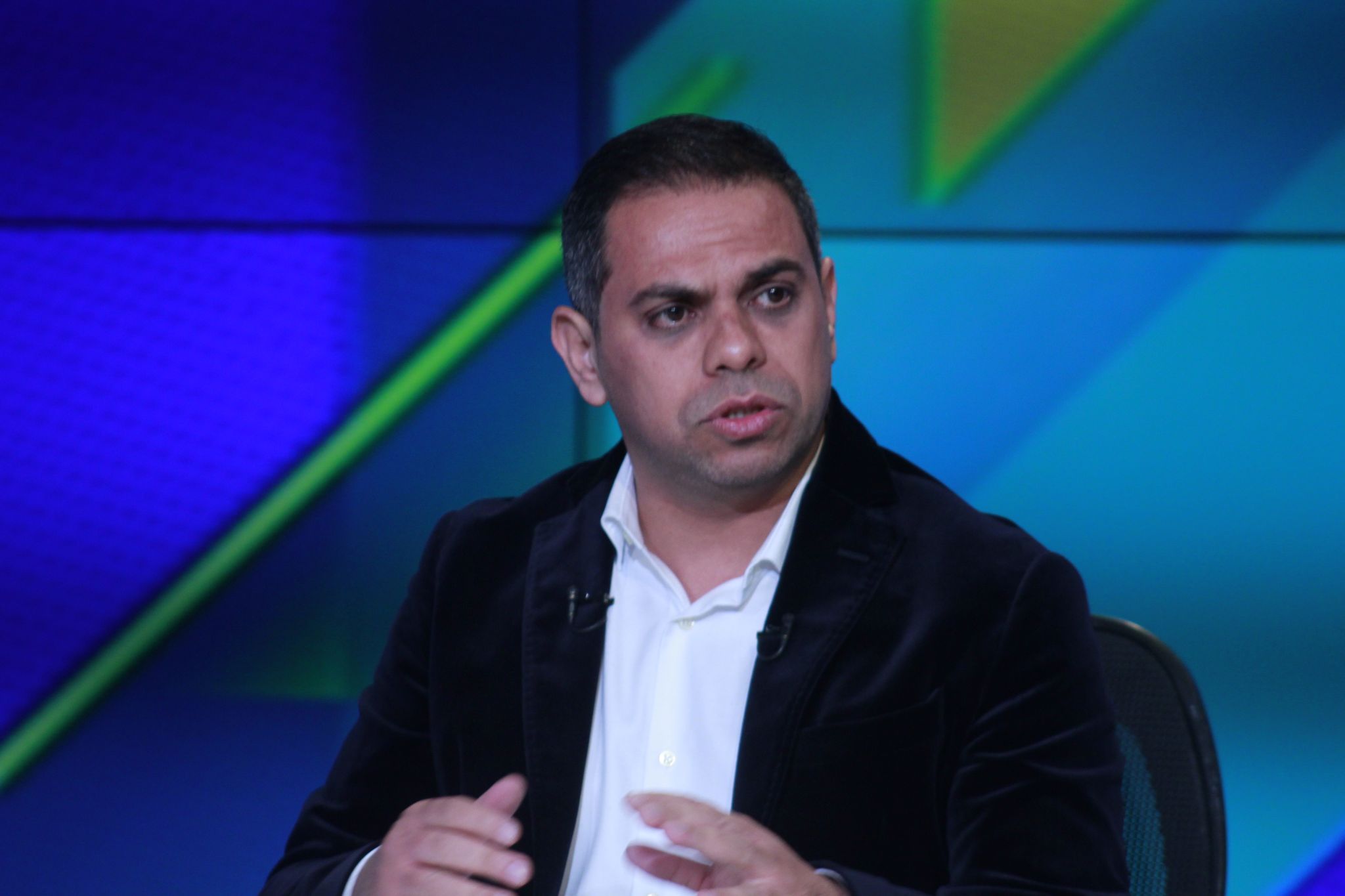 كريم حسن شحاته يعلن حصول الخطيب على توقيع عمر الساعى